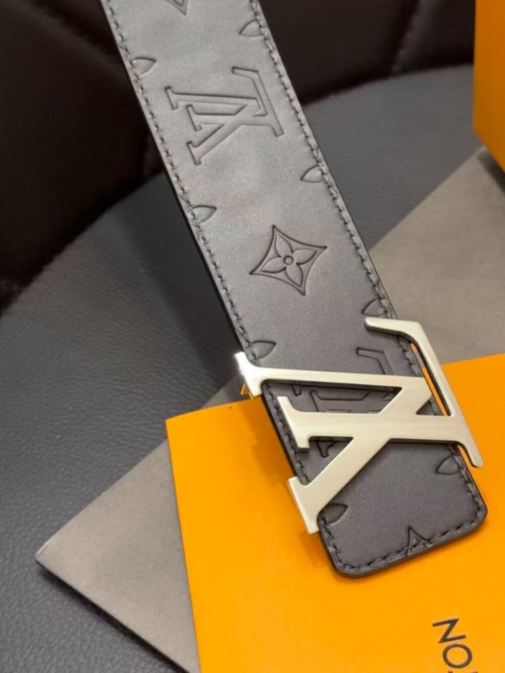 LV leather belt - Picture 6 of 6